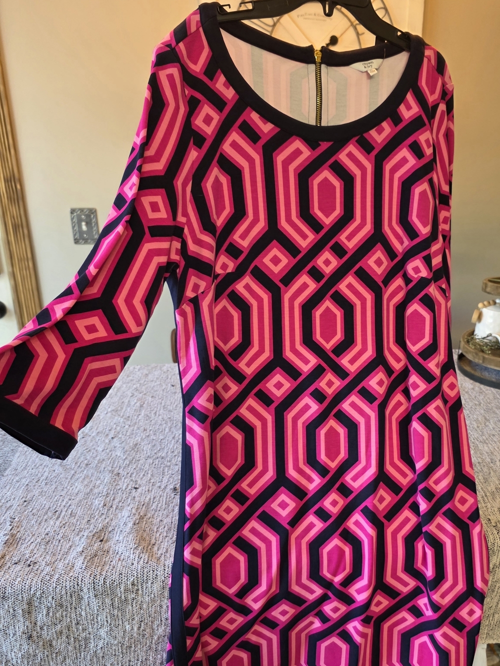 crown & ivy Hot Pink and Black Geometric Shift Dress
